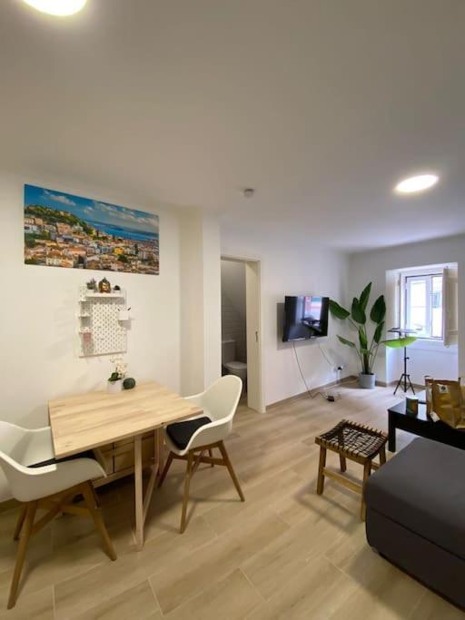 דירות ליסבון Artistic Digital Getaway - Patio & Great Location! מראה חיצוני תמונה