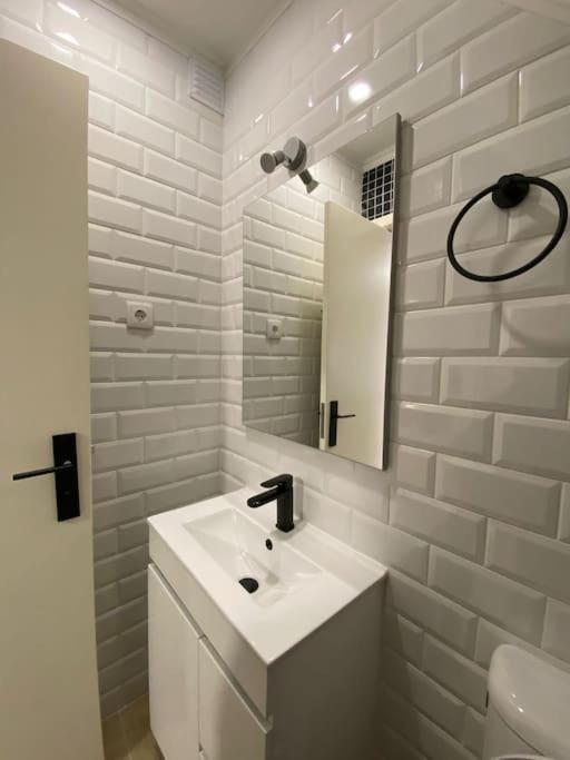 דירות ליסבון Artistic Digital Getaway - Patio & Great Location! מראה חיצוני תמונה